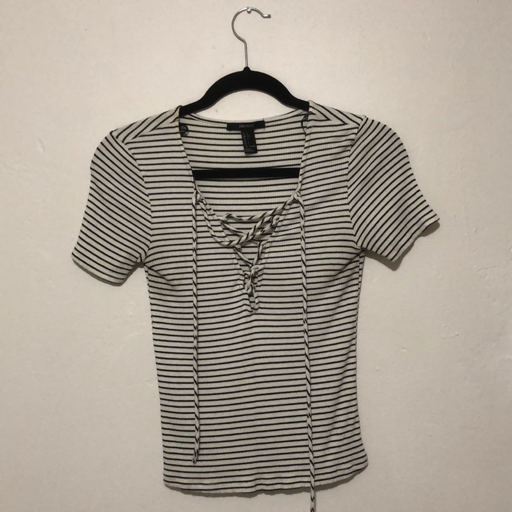 Black and white tie top striped